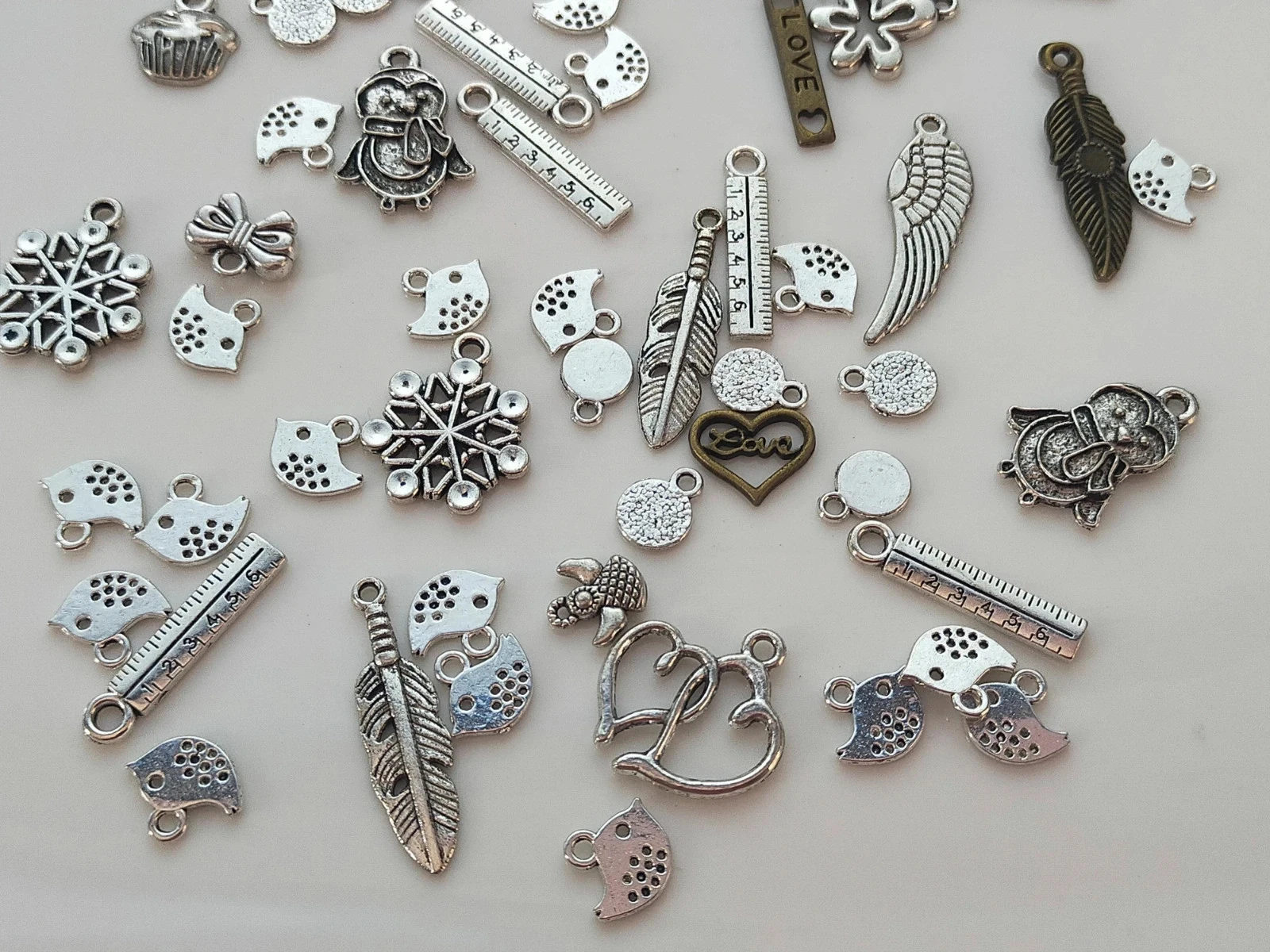Mix of 60 metal charms Lot no. 6768 – photo 3